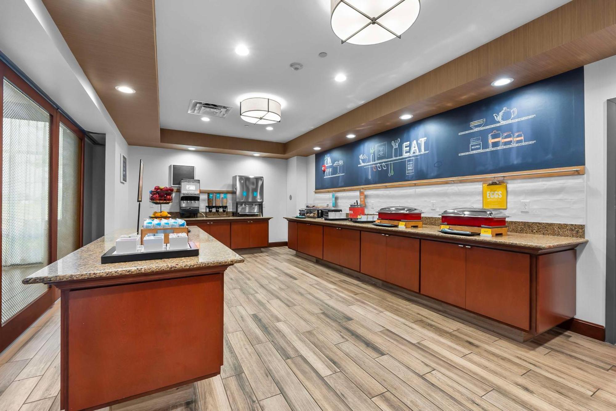 Hampton & - Saint Louis South Interstate 55 Hotel 3*